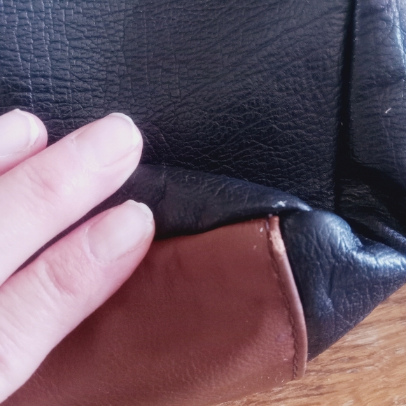 Fossil Black Leather Briefcase/Laptop bag/Work bag. Unisex. - Picture 7 of 11